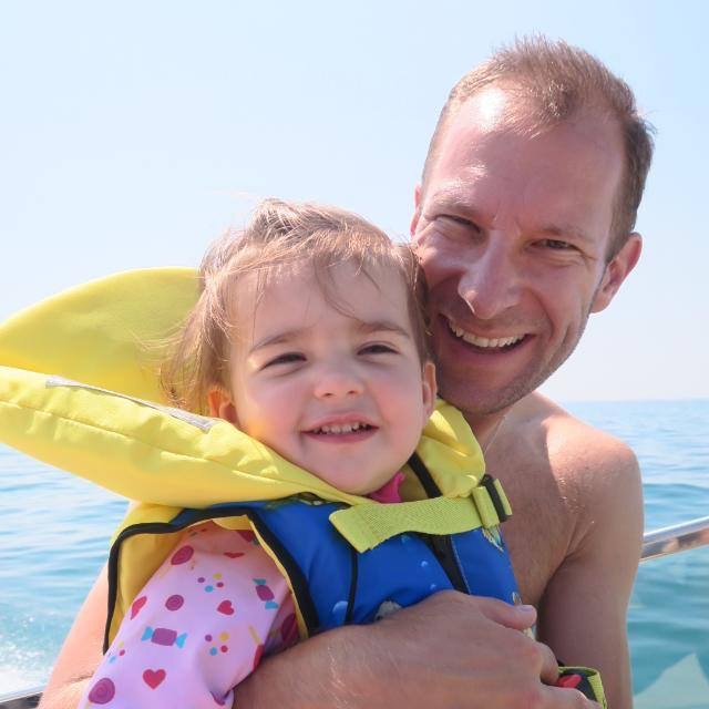 Philip Keil mit seiner Tochter, Foto ZVG