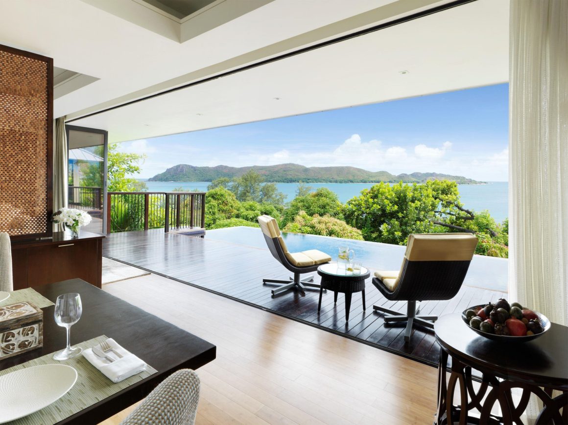 (c) Raffles Seychelles