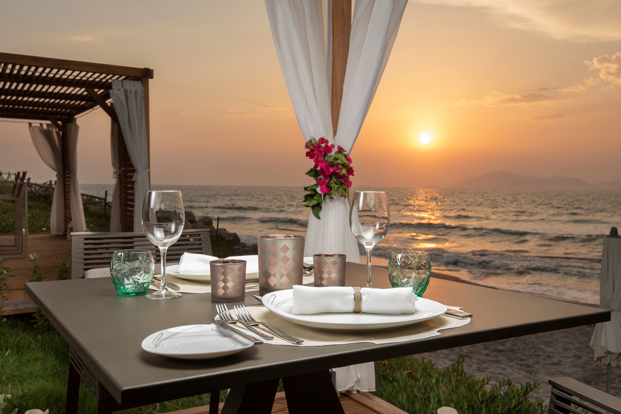 (c) Neptune Hotels Resort, Convention Centre & Spa