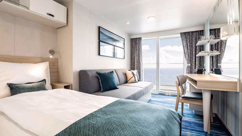 (c) Tui Cruises