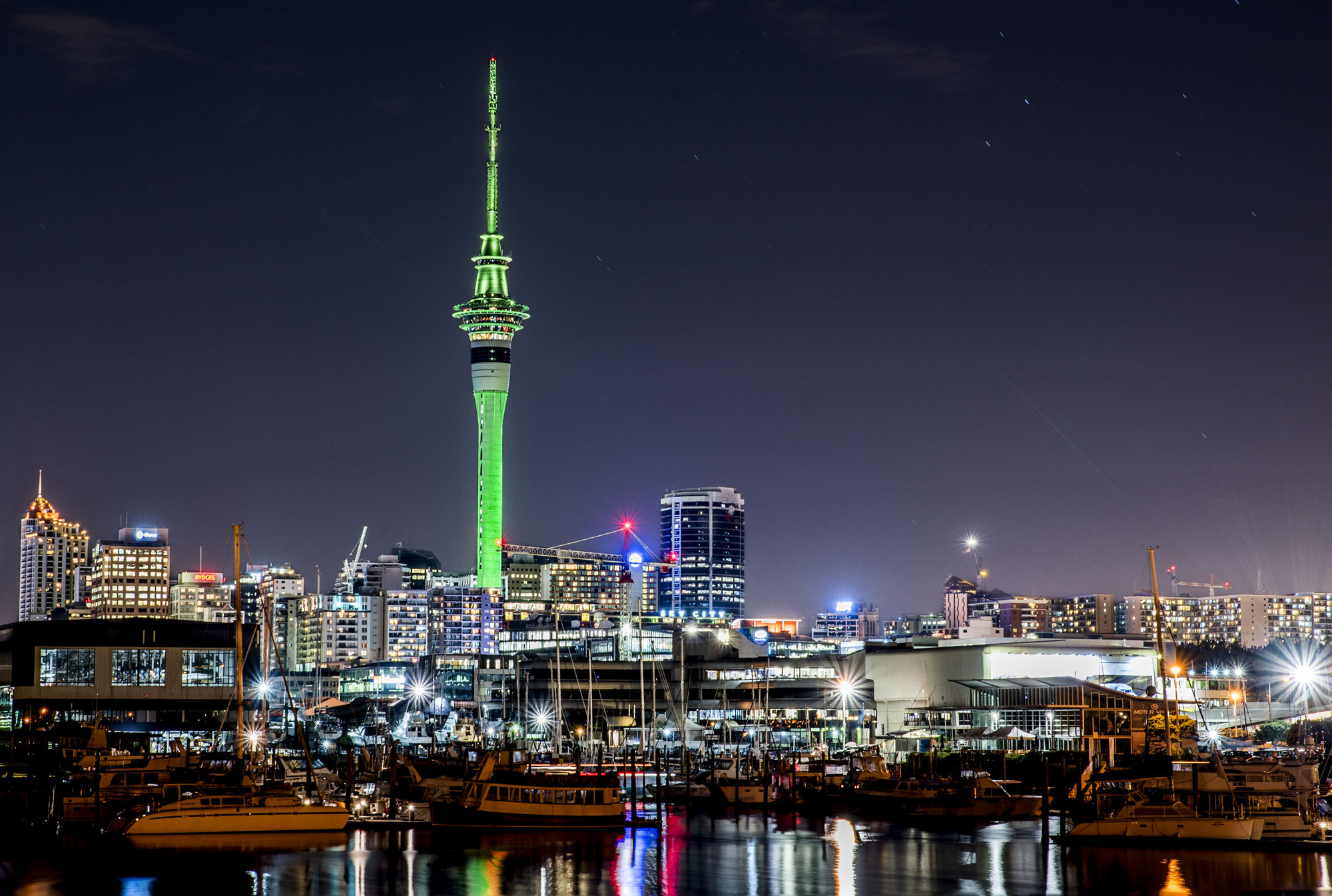 Auckland Sky Tower St. Patrick's Day Party Grün The Chill Report
