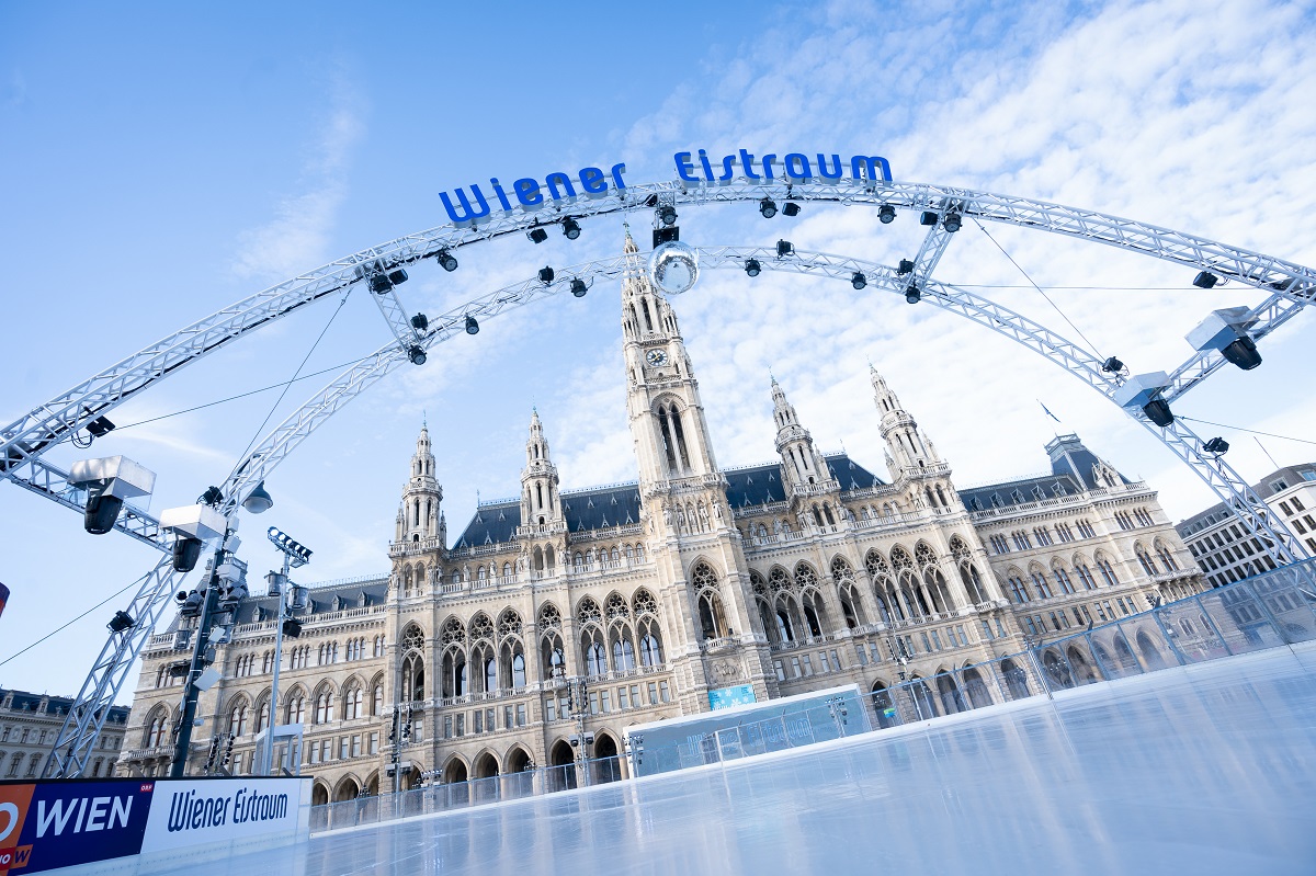 Wiener Eistraum 2021 Eislaufen am Rathausplatz