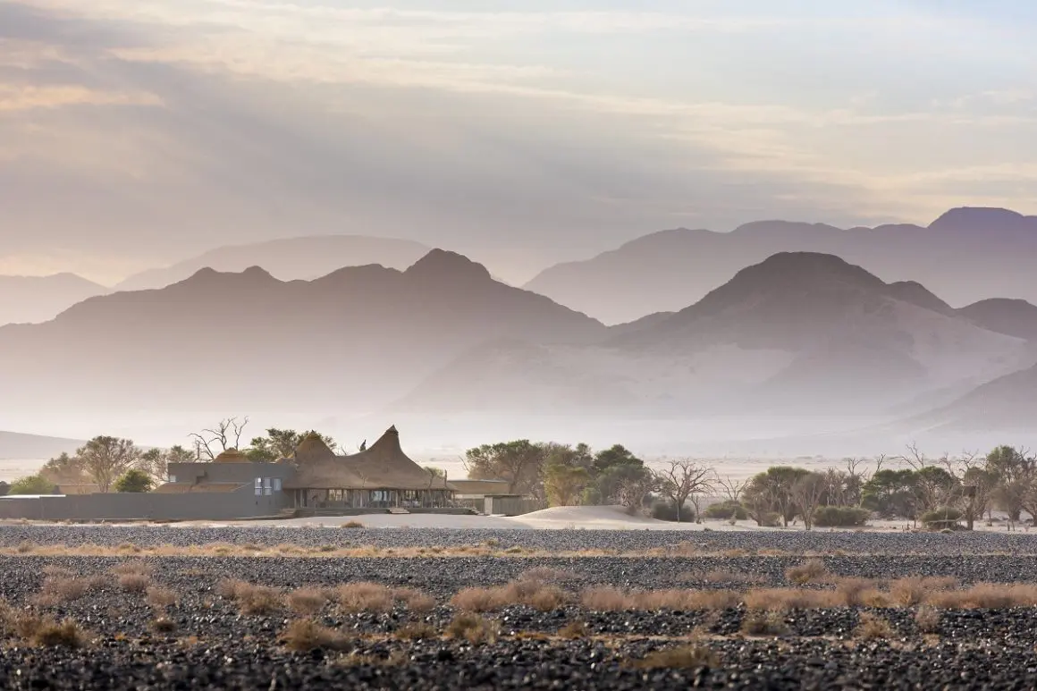 Regen in der Wueste Namibia