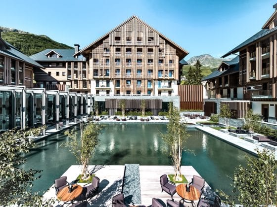 Home Office in den Bergen The Chedi Andermatt Außenansicht