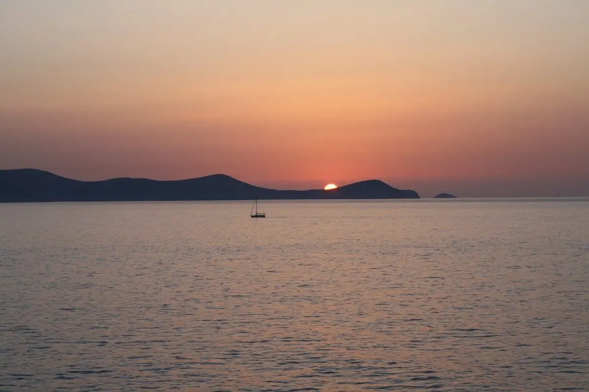 Sonnenaufgang Dia Island