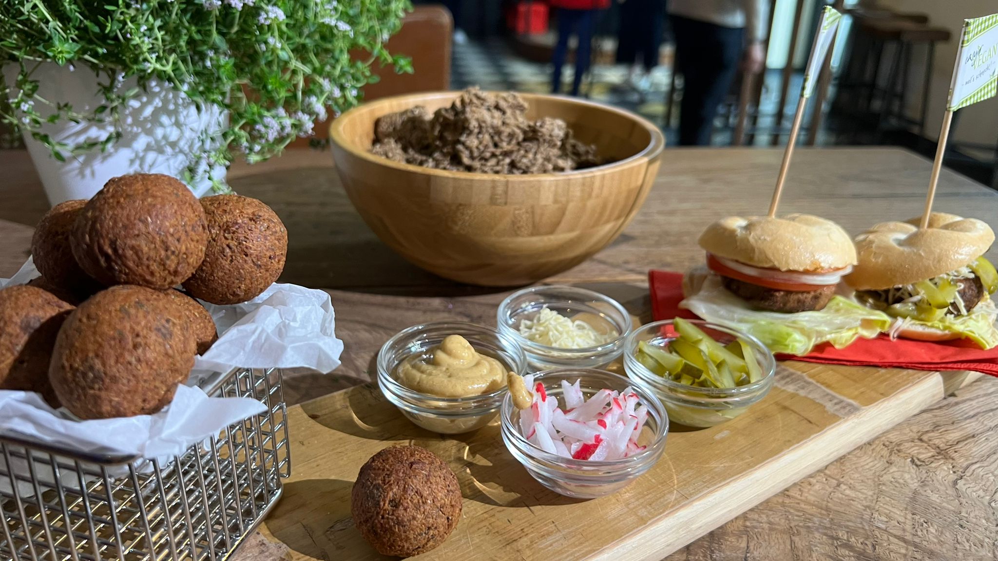 Stiegl zum Essen als Burgerpatty oder knuspriges Bällchen