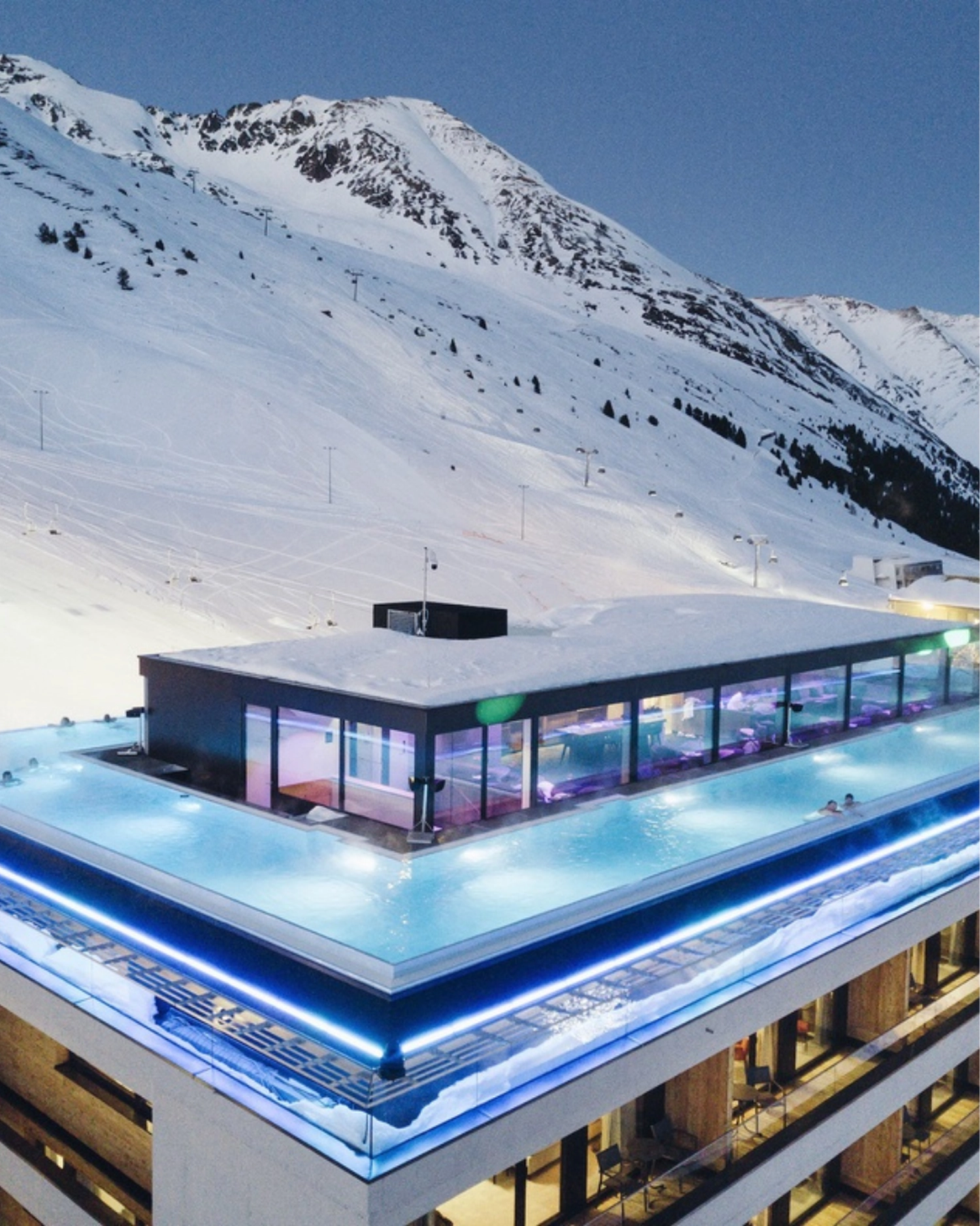 Schönsten Hotelpools in den Alpen Winter 2024