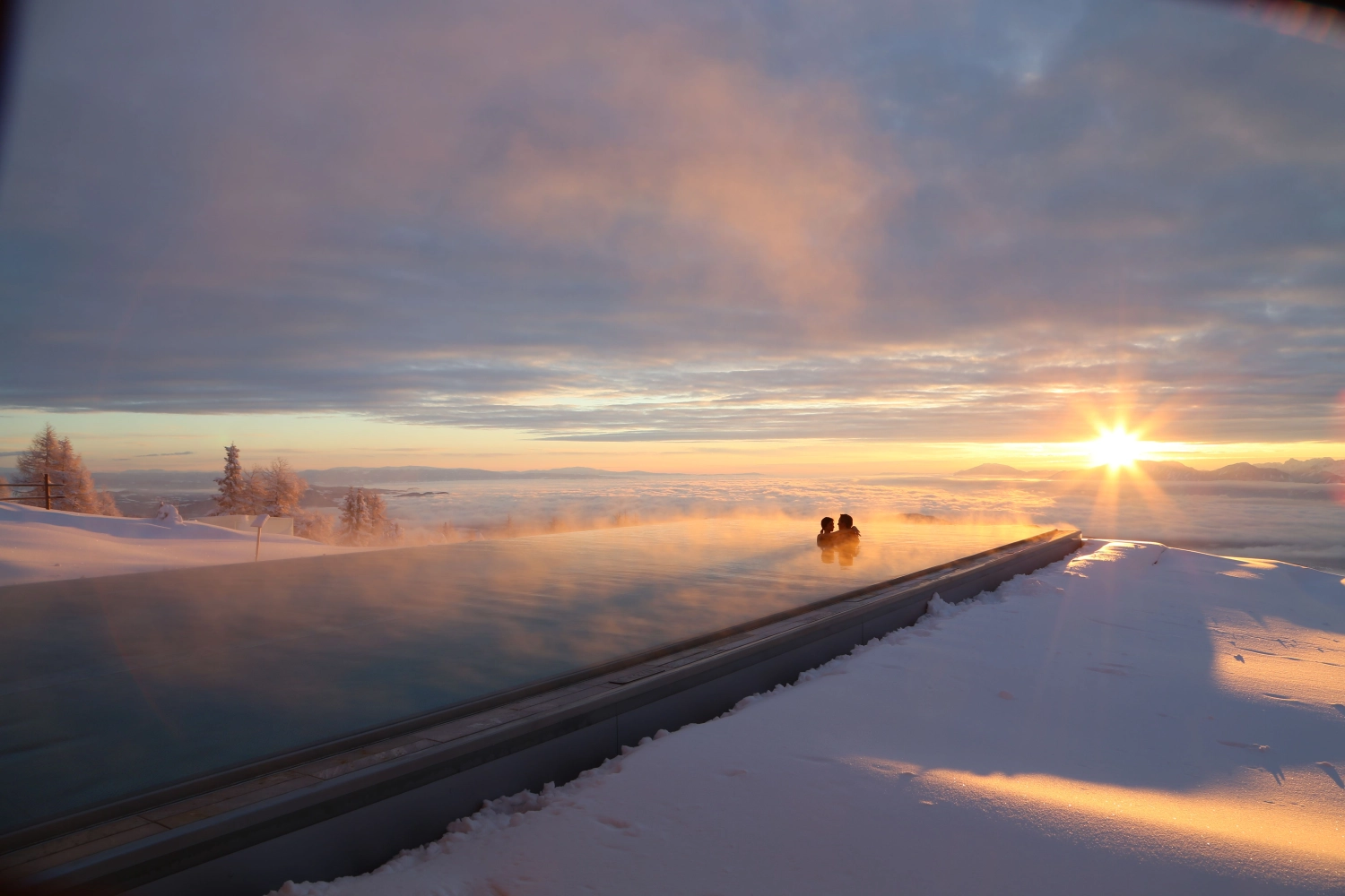 Schönsten Hotelpools in den Alpen Winter 2024