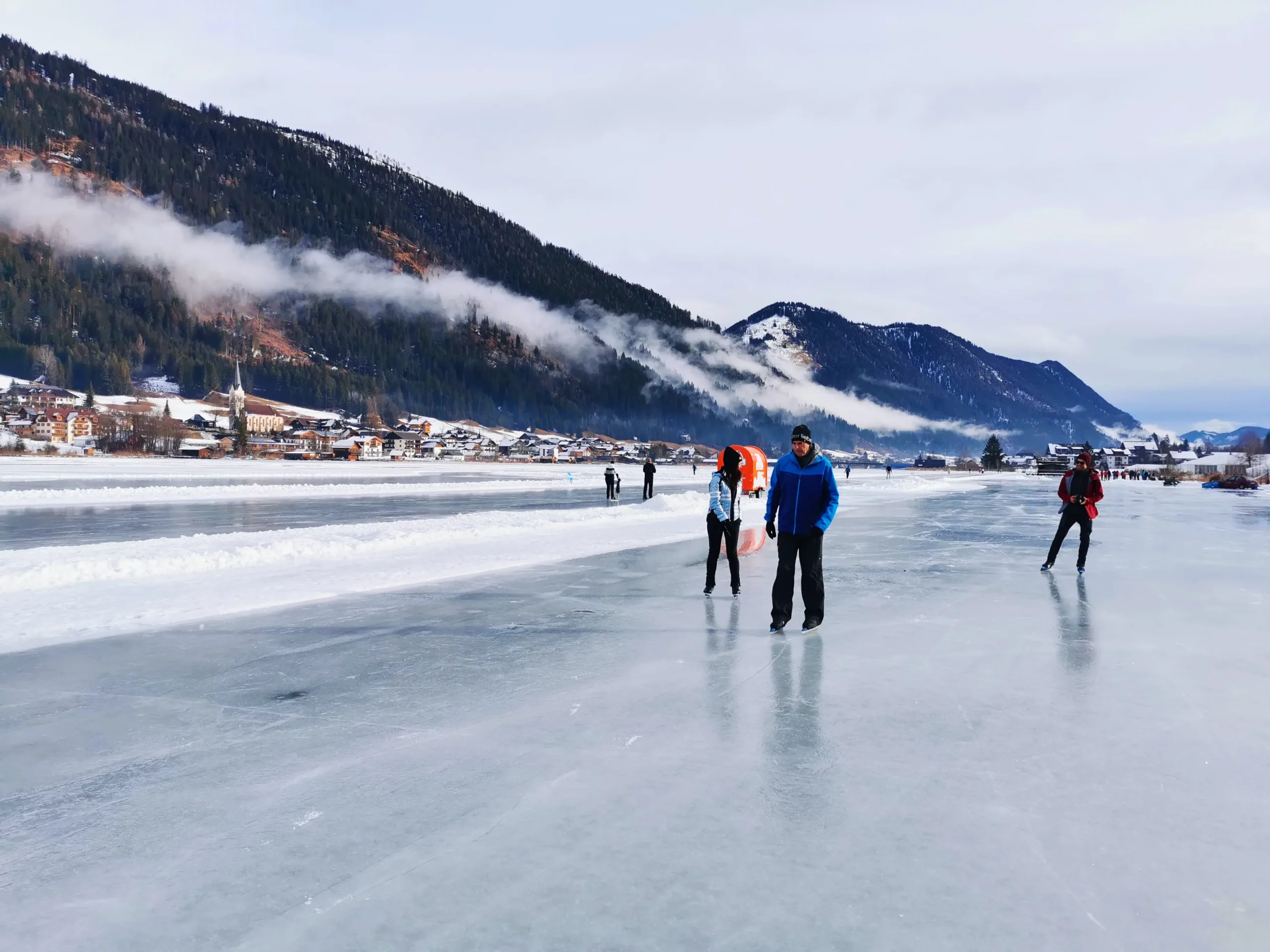 Eislaufen Wintersport am Weißensee