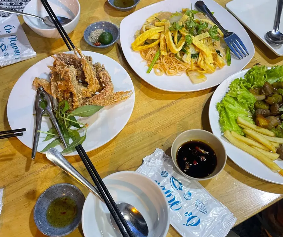 Essen in Saigon Krabbe und Frosch