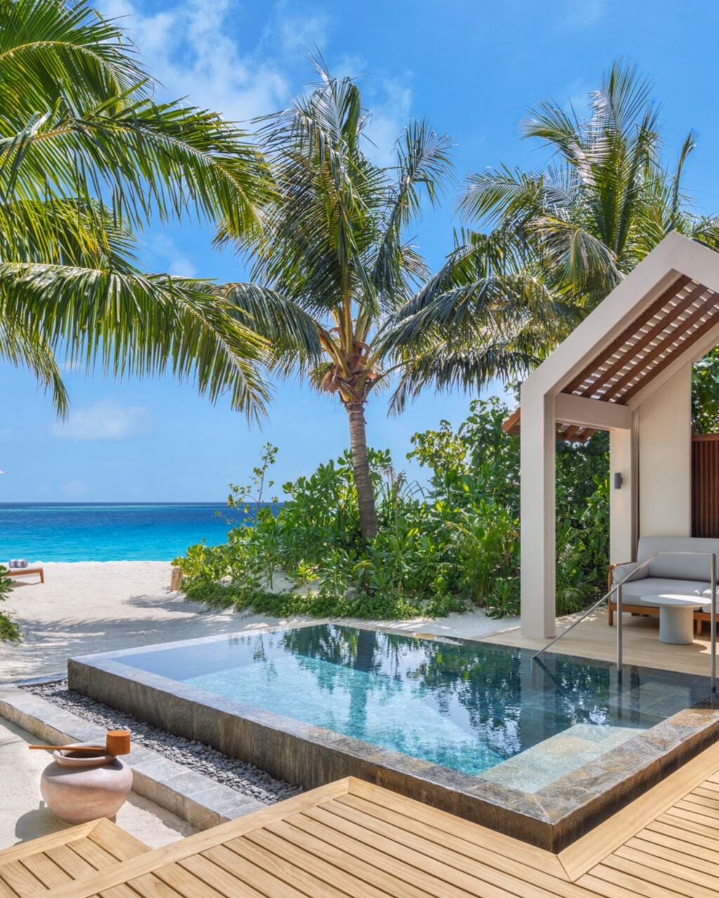 JW Marriott Kaafu Atoll Island Resort Villa Beach