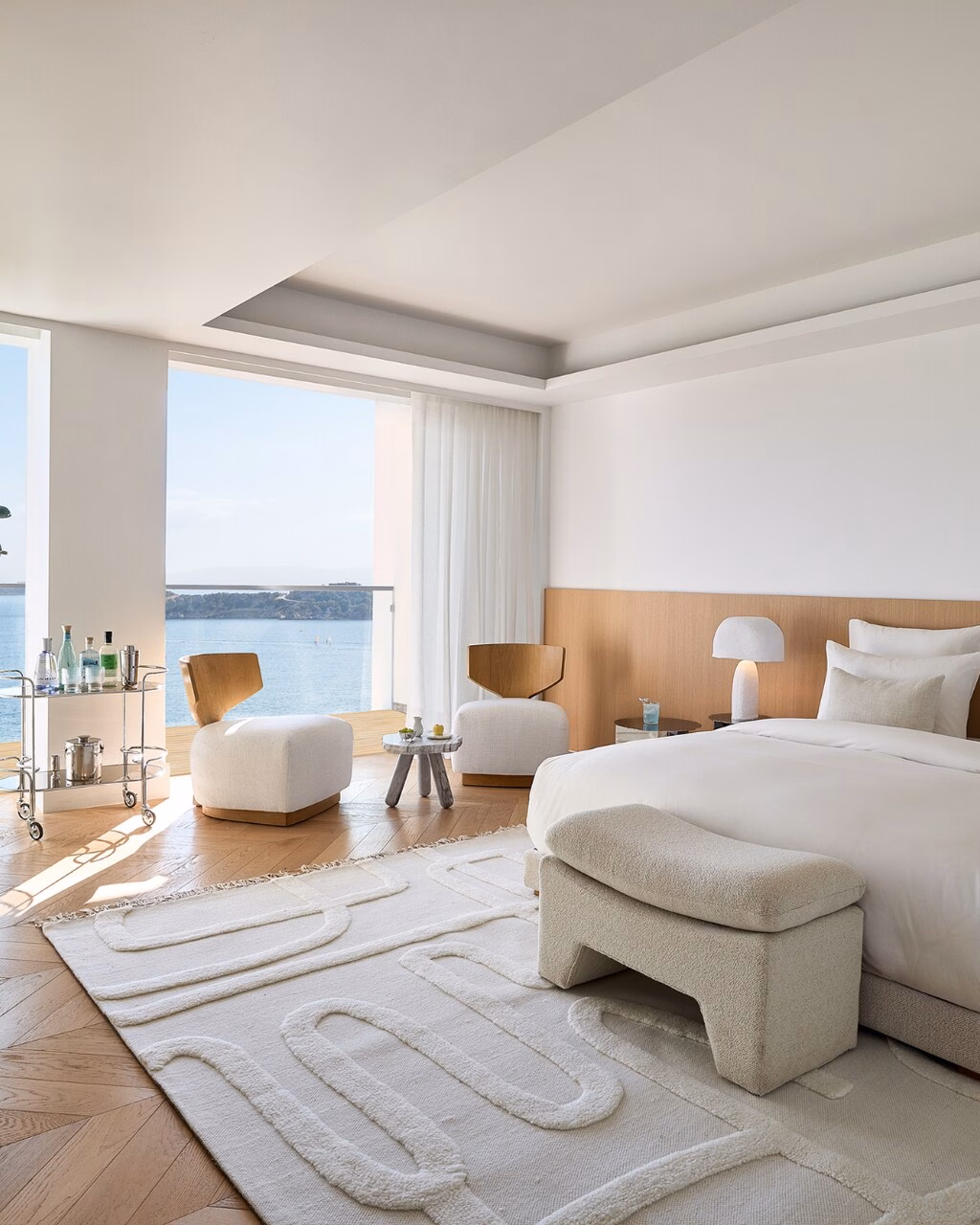 Suite - The Roc Club
