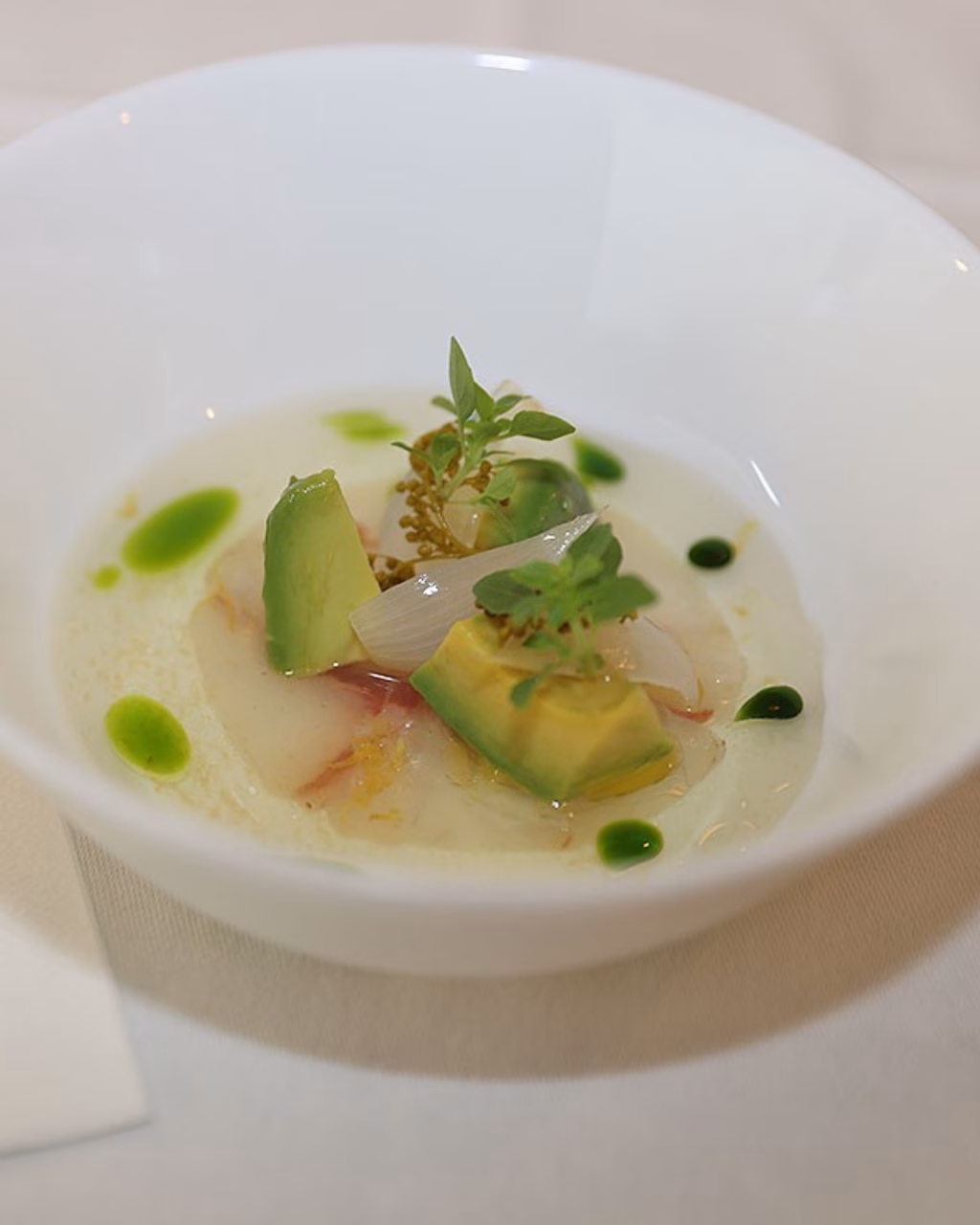 Feiner Gang: Zackenbarsch mit Avocado. eat&meet 2025