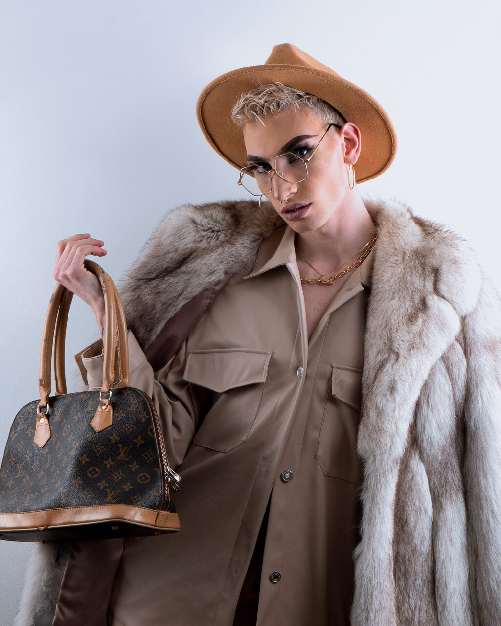 Model Louis Vuitton Bag, Hermes Skandal