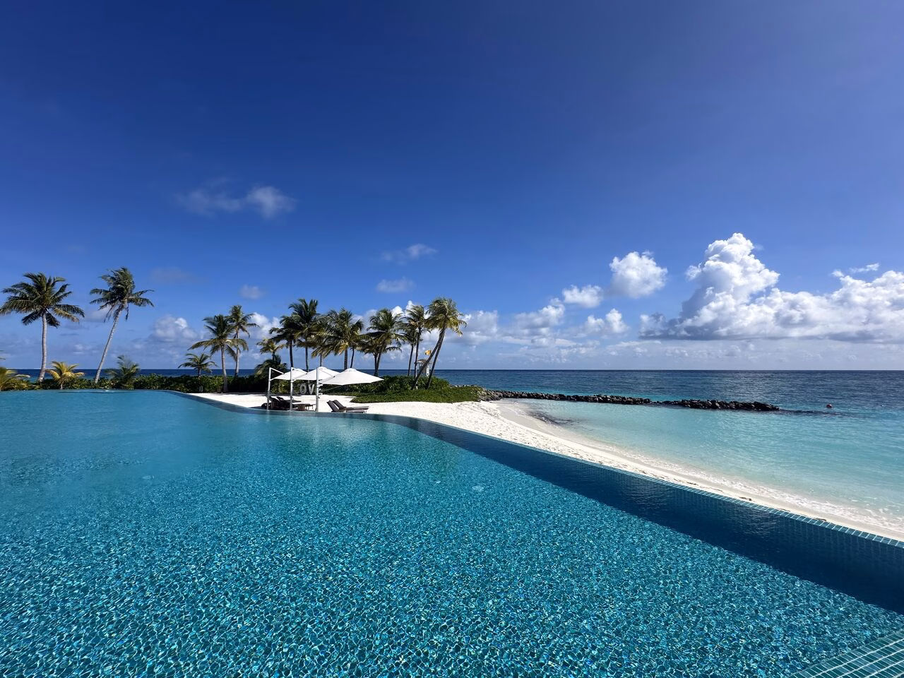 Hilton Maldives Pool