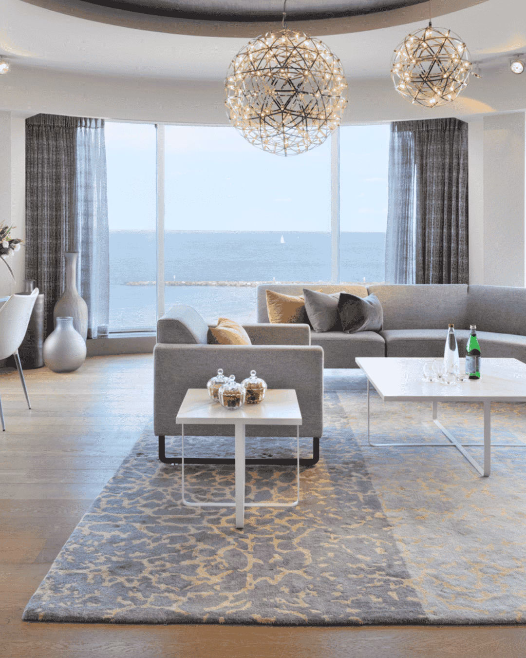 Zimmer und Suiten Royal Beach Hotel