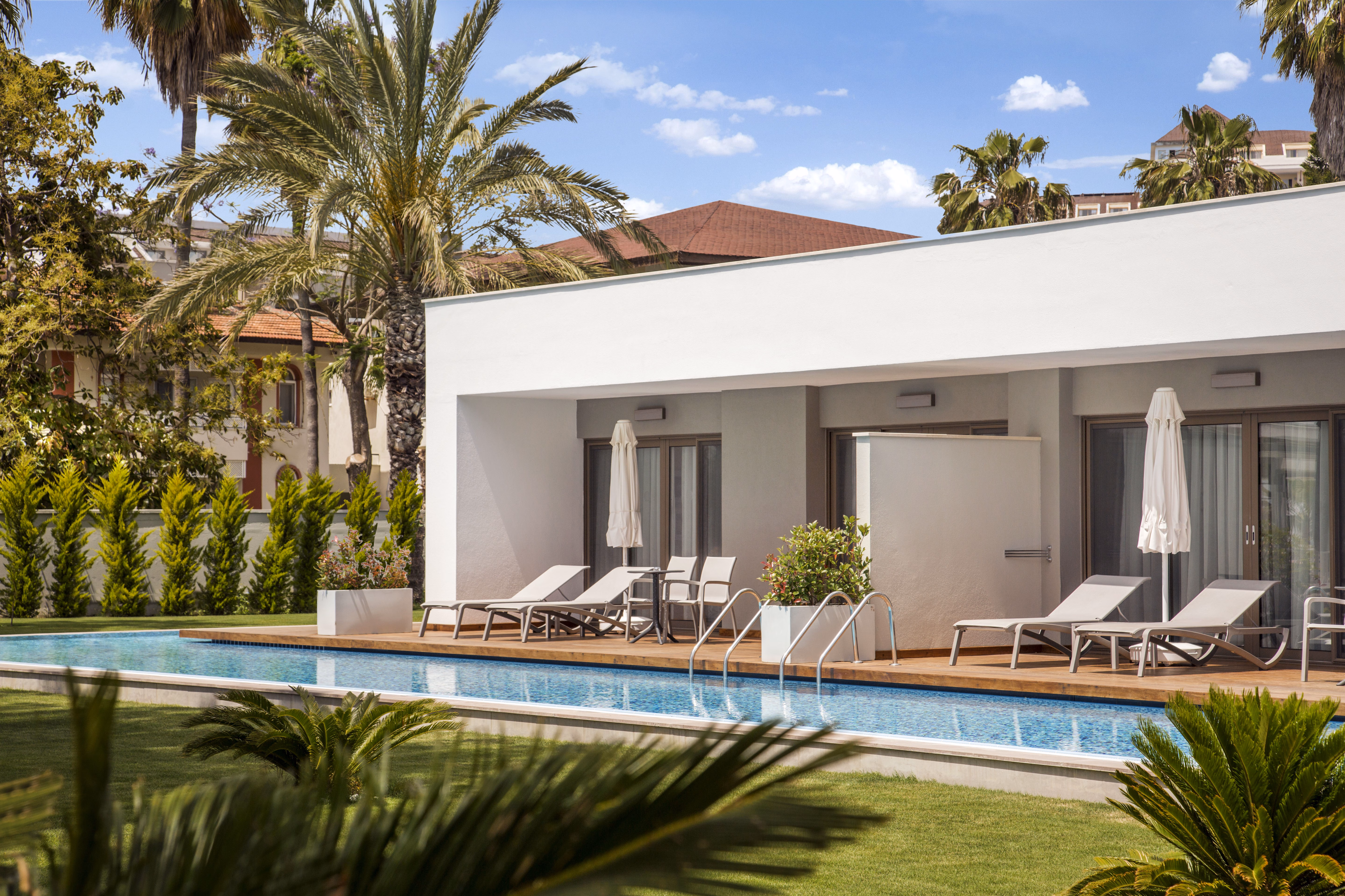 Swim Up Pool Suite