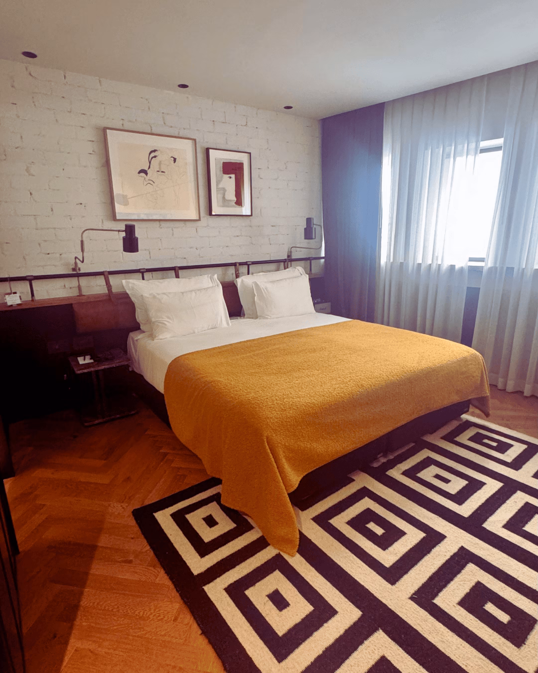 Zimmer Backstage Hotel