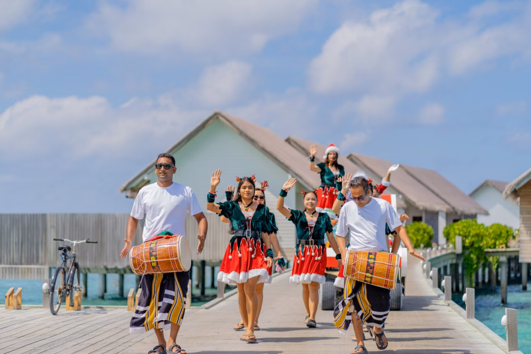 Santa arrives at Hilton Amingiri