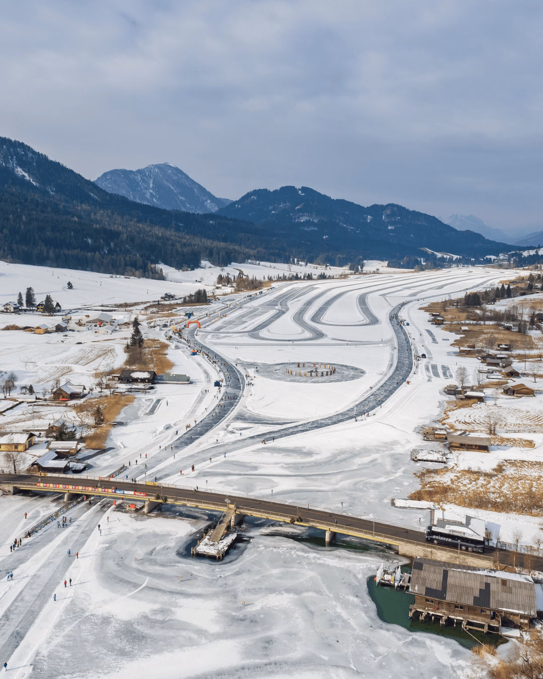 Eislaufen am Weißensee