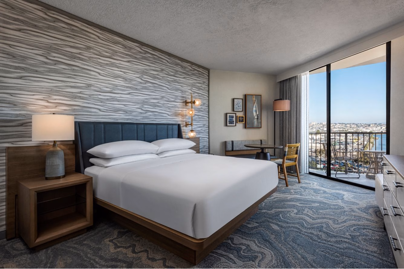 Sheraton San Diego, Wohin im März