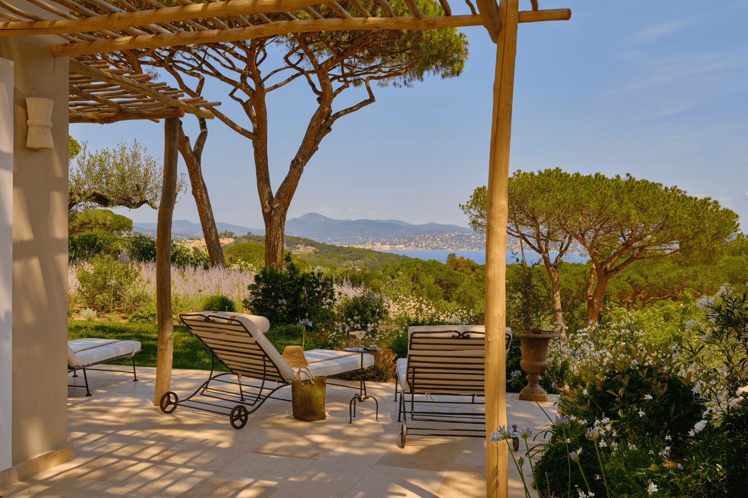 White Lotus Hotel Staffel 4