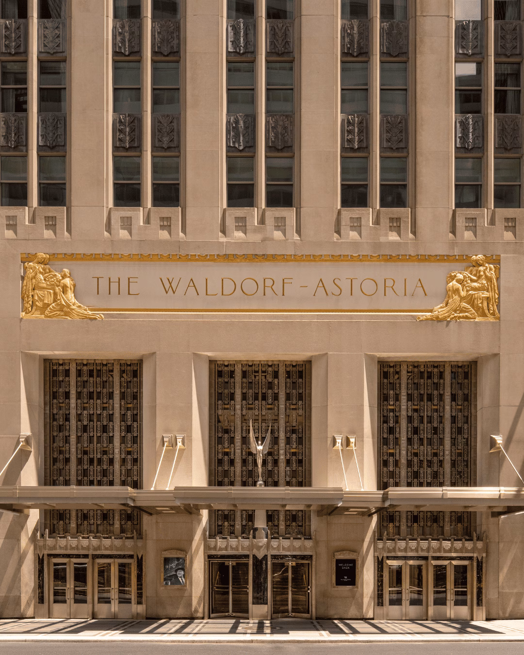 Waldorf Astoria New York Entrance
