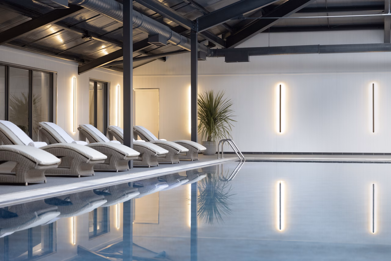 Pool im JA Mar Hall
