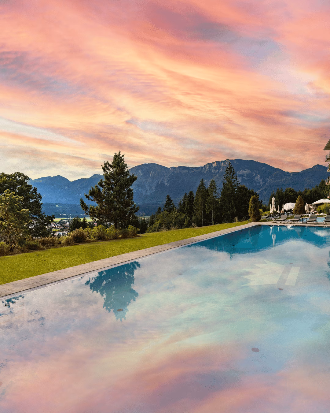 Hotel Panorama Royal Ausblick aus dem Outdoorpool