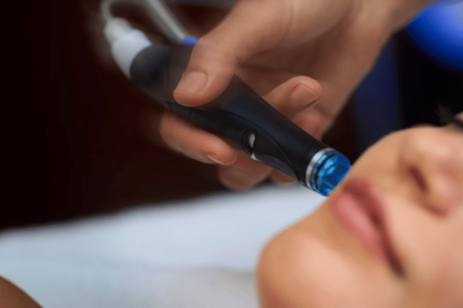 Hydrafacial im Roxal Mansour