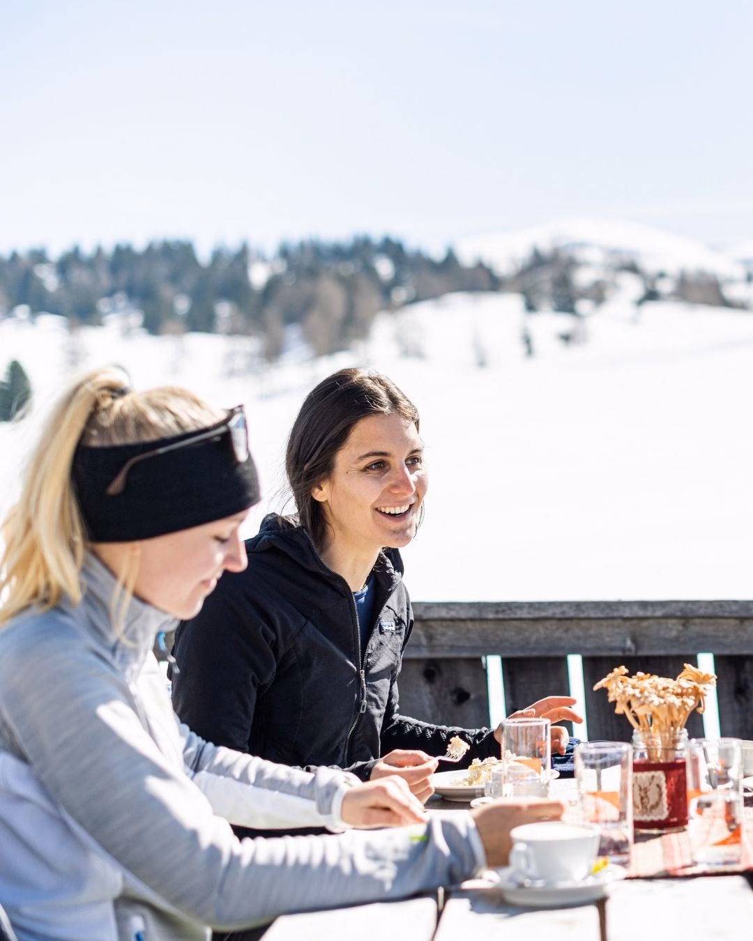 Sonnenskilauf in der Dolomitenregion Kronplatz