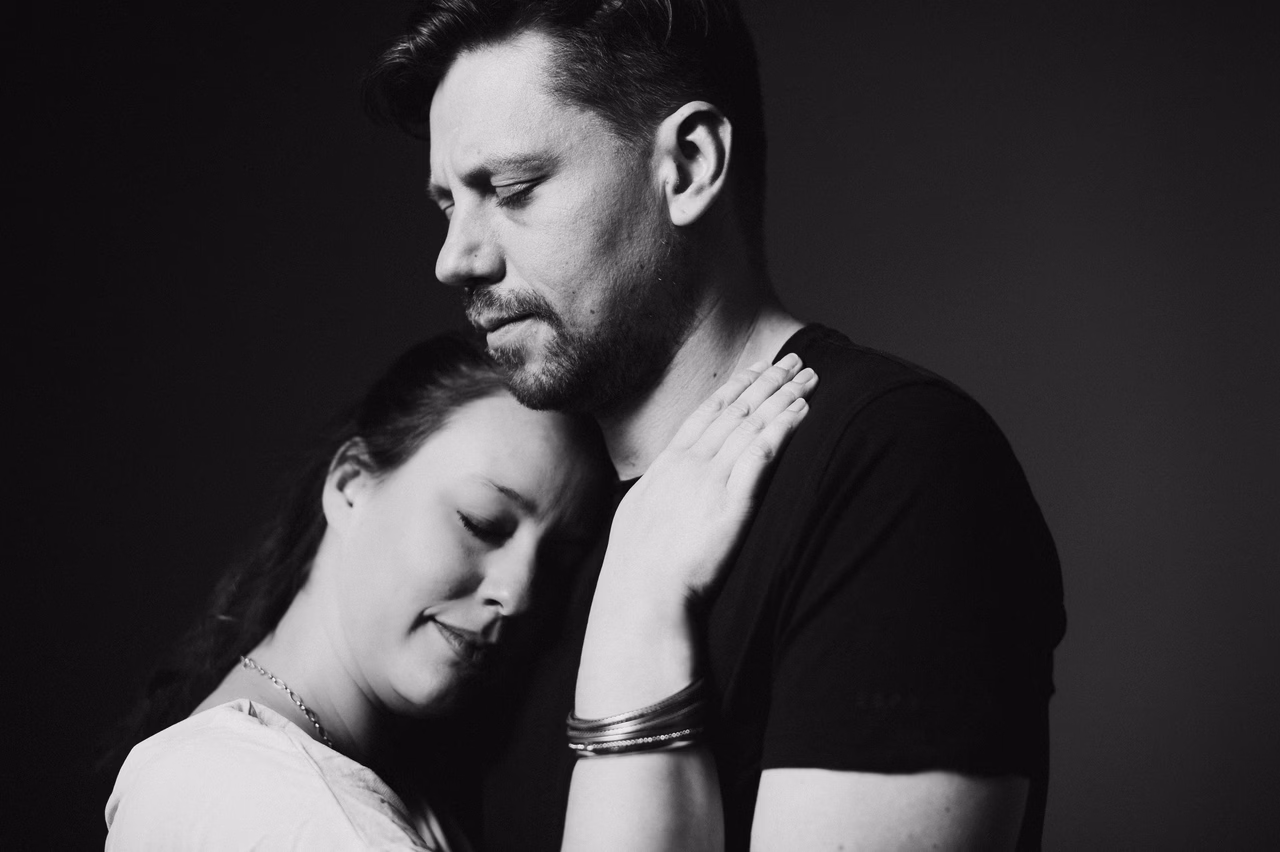 Nähe in der Beziehung durch Intimate Blues